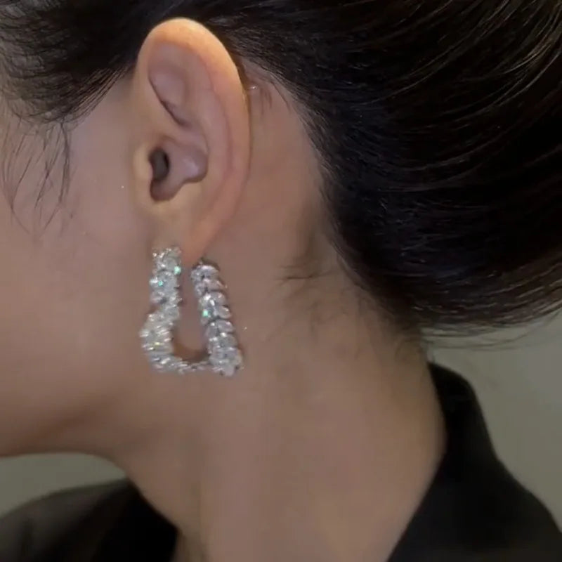 Korean Style Light Luxury Heavy Industry Love Niche Design Full of Zircon Leaves High-end Earrings for Women Jewelry.