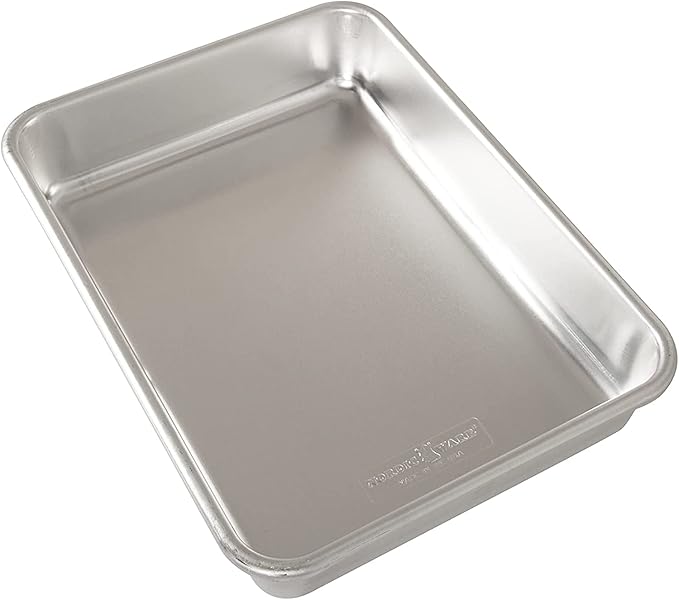 Nordic Ware Natural Aluminum Commercial Cake Pan with Lid, Rectangle Pan with Lid Silver, 9 x 13