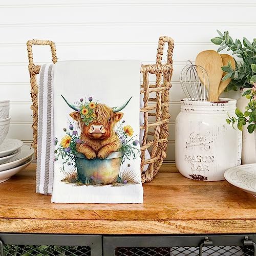 Highland Cow Kitchen Dish Towel 18 x 28 Inch Rustic Farmhouse Dishcloth Seasonal Cute Cow Decorative Hand Tea Towel for Kitchen Home Cooking Baking Cleaning, 2Pcs
