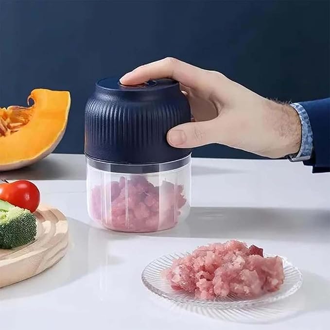 Household Electric Garlic Crusher, Electric Garlic Chopper, Mini Portable Veggie Chopper with 4/6 Stainless Steel Blades, Wireless Rechargeable Food Cutter for Garlic, Onion, Chili (Green,250ML)