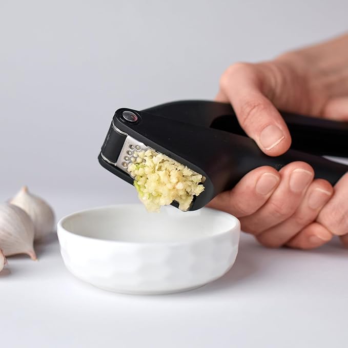 uxcell 2pcs Garlic Press, 7.5 Inch Stainless Steel Garlic Slicer Crusher Tool Kitchen Utensil for Home Cooks and Professional Chefs, Black