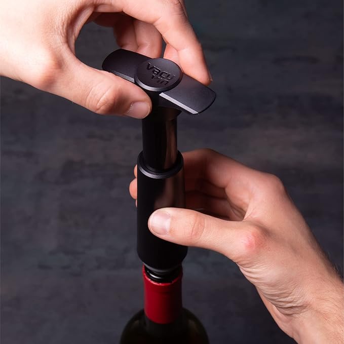 Vacu Vin Wine Saver Pump Pink with Vacuum Wine Stopper - Keep Your Wine Fresh for up to 10 Days - 1 Pump 6 Stoppers - Reusable - Made in the Netherlands