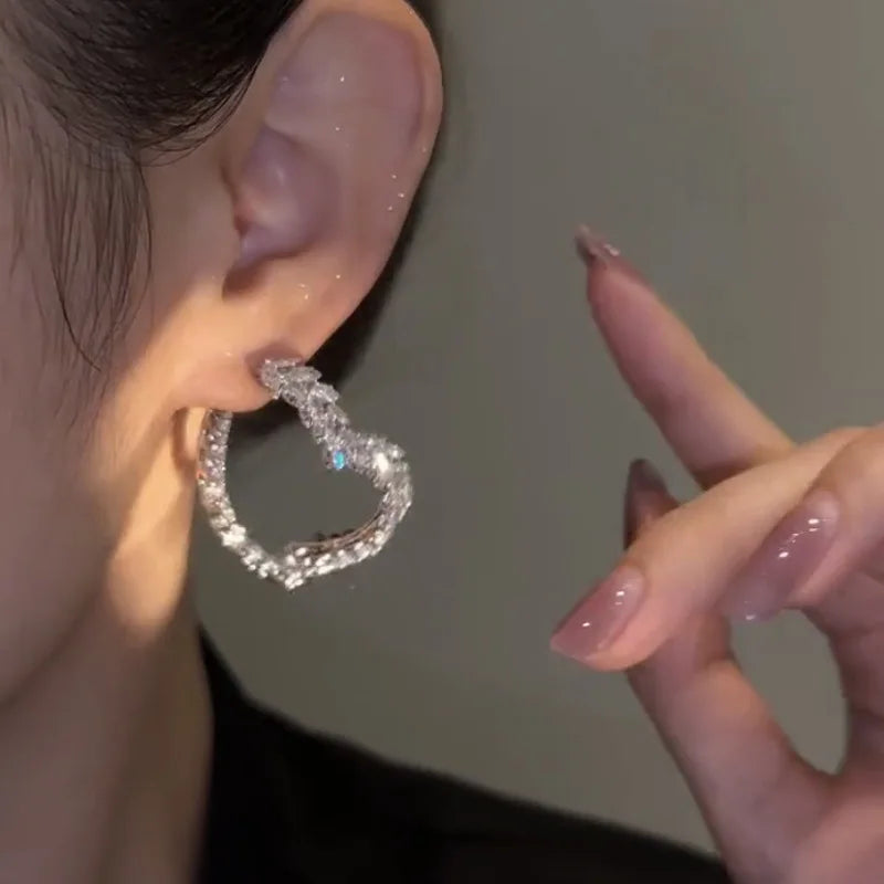 Korean Style Light Luxury Heavy Industry Love Niche Design Full of Zircon Leaves High-end Earrings for Women Jewelry.